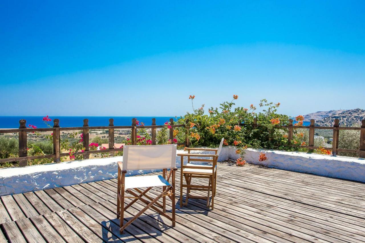 Villa Helios กาลาธอส ภายนอก รูปภาพ