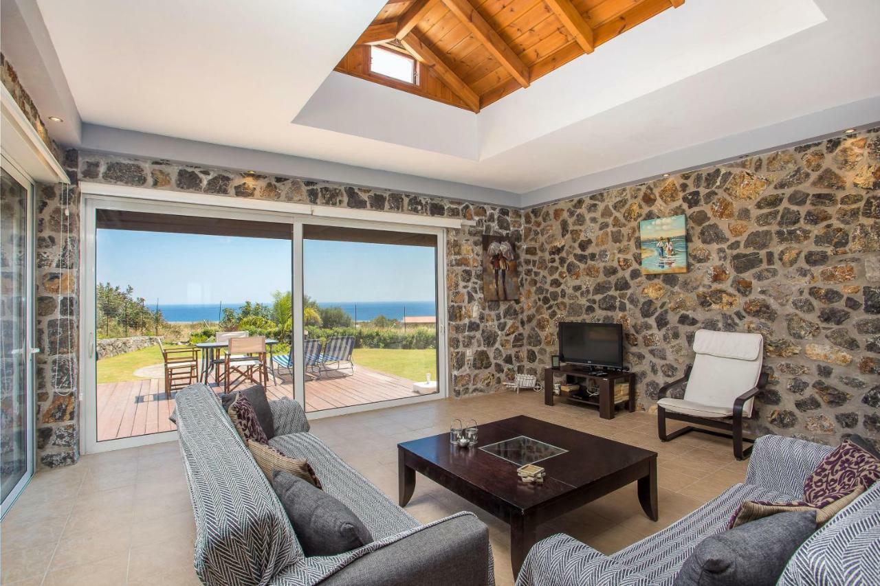 Villa Helios กาลาธอส ภายนอก รูปภาพ